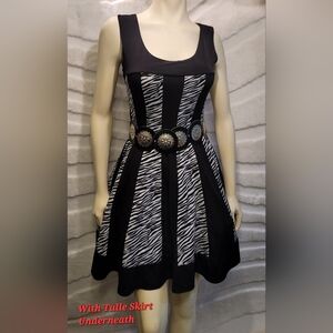 VTG 90’s Hypnotized Zebra Block Stretch Short Sleeveless Women Size M/L Dress